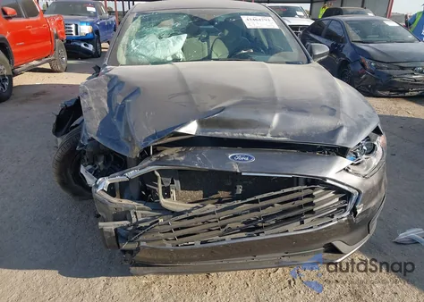 2020 Ford Fusion S z USA, uszkodzony, nr VIN 3FA6P0G74LR250828